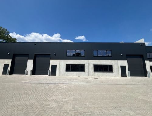                                         Bâtiment d’entreprise à louer à Zonhoven, € 1.962

