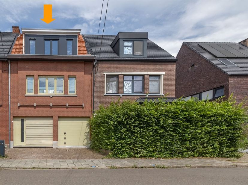 Spacieuse maison familiale avec 4 chambres, 2 places de parking et un espace extérieur étonnamment vaste à Aarschot.<br />
<br />
Vous recherchez une