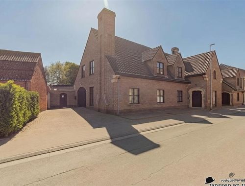                                         Villa à vendre à Moerzeke, € 725.000
