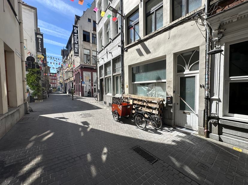 Bien professionnel à louer
                    à 2000 Antwerpen