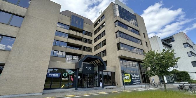 Bedrijfsvastgoed te huur in Uitbreidingstraat 180 bus V1, 2600 Berchem