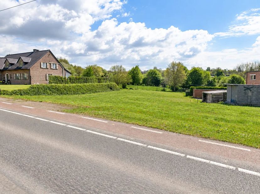 Grond te koop in - 1 bus 156,
                    3740 Kleine-Spouwen
