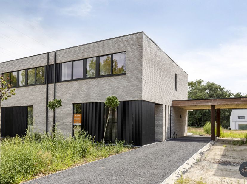 Meer info via info@homixx.be of 016 199 344<br />
In deze prachtige BEN-woning geniet u van hedendaags comfort, energiezuinig wonen en een hoogwaardig