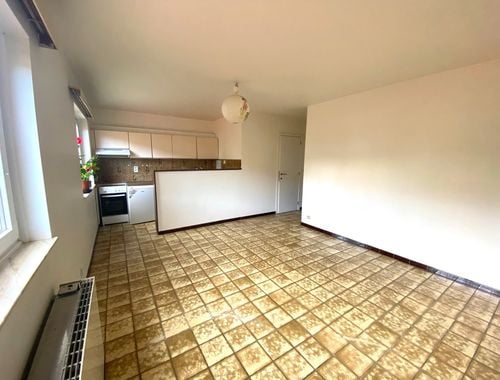                                         Studio à louer à Lodelinsart, € 495
