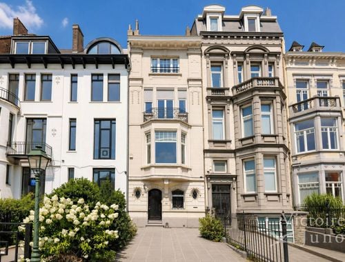                                         Woning te huur in Etterbeek, € 3.650
