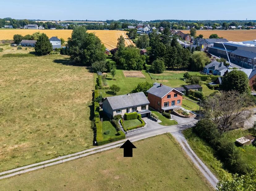 Maison à vendre à ,
                    5620 Florennes