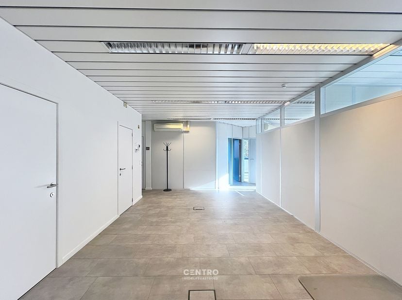 Bien professionnel à louer
                    à 8500 Kortrijk