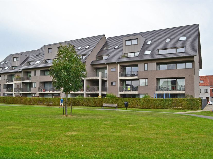 Wenst u uw auto veilig te parkeren? Zoek dan niet langer verder!<br />
Op heden bieden wij een ondergrondse autostaanplaatsen aan in residentie Ter St