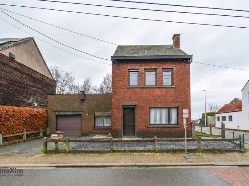 Maison à rénover avec garage intérieur et possibilités d'extension à Haacht<br />
 <br />
Vous êtes à la recherche d'une maison que vous pouvez amén
