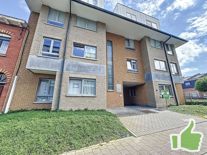 Appartement en Rez-de-chaussée avec terrasse SUD et deux places de parking + 1 garage à Mouscron<br />
<br />
Découvrez ce superbe appartement plain
