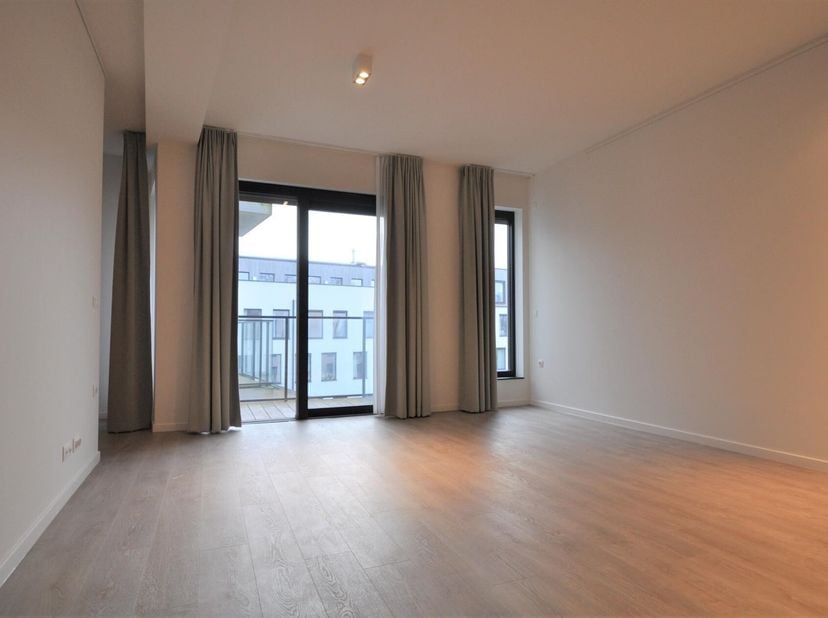 Appartement à vendre
                    à 8000 Sint-Pieters