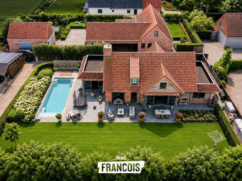 Cette maison moderne et spacieuse, construite en 2020, est située dans le cadre rural de Booitshoeke, une section de la commune de Veurne. La propriét