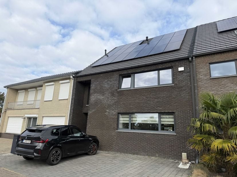 Huis te koop in Zandbergstraat 8,
                    3600 Genk