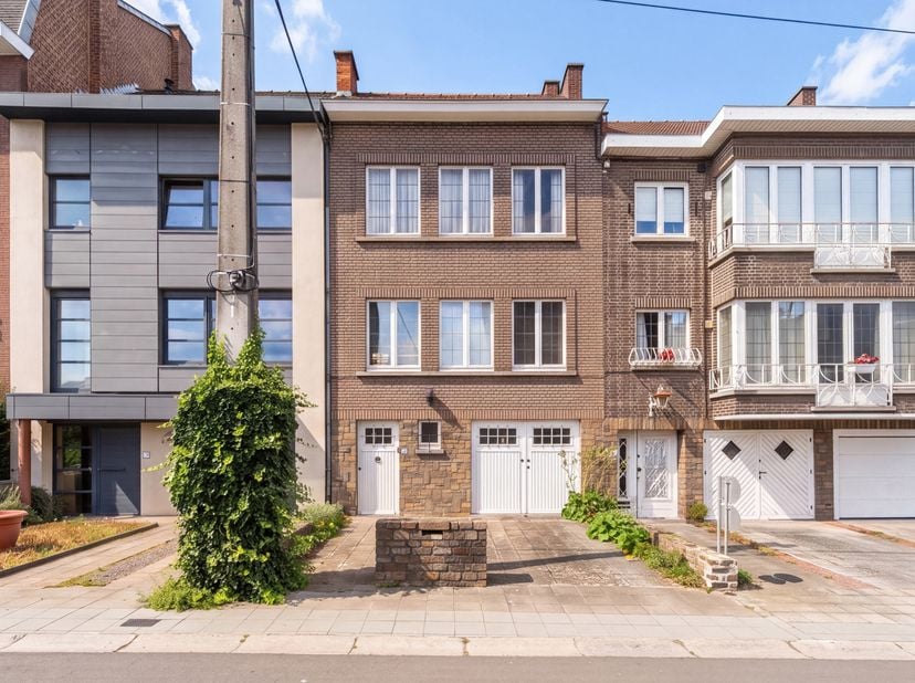 Maison à vendre à Avenue Albert 1er 57,
                    6032 Mont-sur-Marchienne