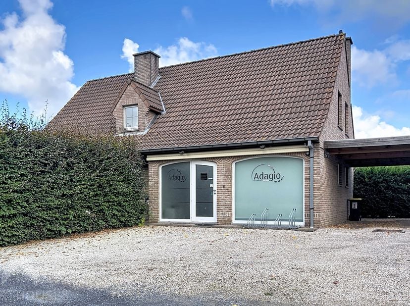 Huis te koop in Meuledreve 17,
                    8720 Oeselgem