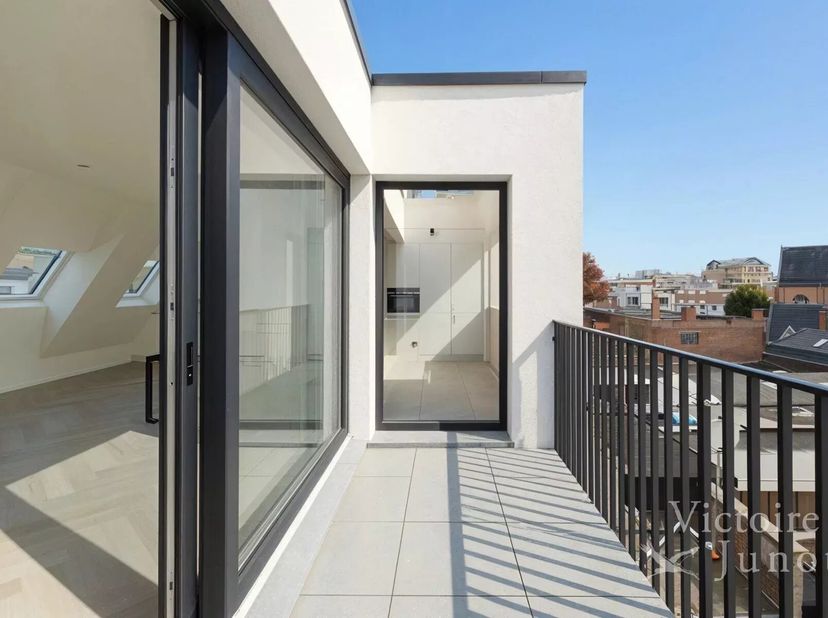 Appartement te koop
                    in 1050 Elsene