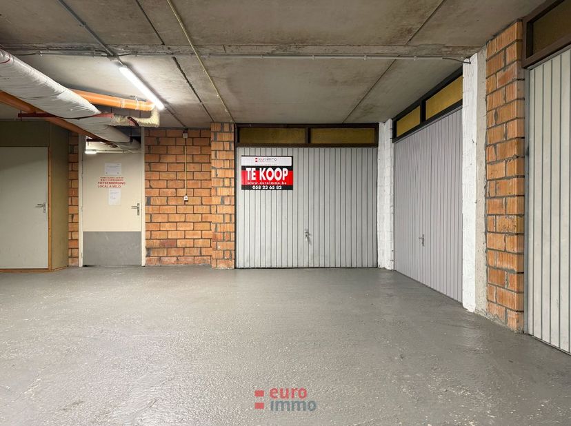Ce garage vous épargnera les recherches interminables d’une place de stationnement. Situé à l’entrée du centre touristique de Nieuwpoort-Bad, il repré
