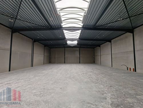                                         Bedrijfsgebouw te huur in Oostkamp, € 1.320
