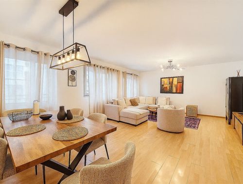                                         Appartement te koop in Jette, € 319.000
