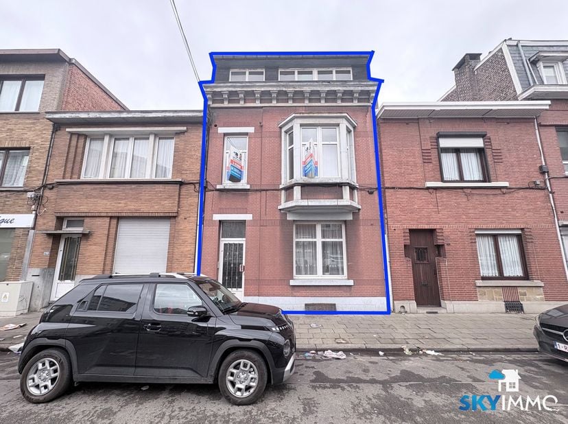 L'agence SKYIMMO vous propose cette jolie maison 4 chambres située au cœur du quartier de Droixhe, cette maison bénéficie d’un environnement en pleine