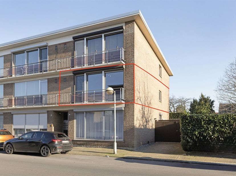 Ben je op zoek naar een lichtrijk, instapklaar appartement met vlotte verbindingsmogelijkheden? En dit voor jezelf of als investering? Lees dan vlug e