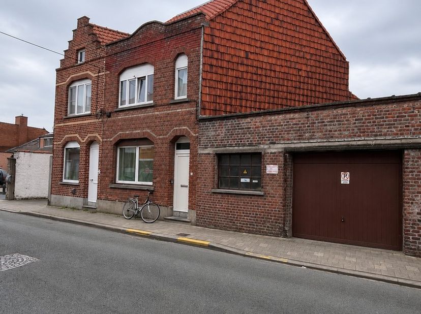 Betaalbare woning met tuin en in de Molenweg<br />
<br />
Op zoek naar een betaalbare woning met potentieel of een investeringspand? Dan is deze wonin