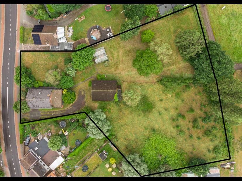 Bent u op zoek naar een uitgestrekt privédomein voor uw droomvilla, een uniek renovatieproject voor kangoeroewonen, of een bijzonder aantrekkelijke pr