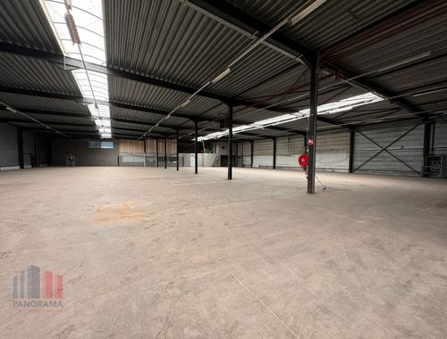                                         Bâtiment d’entreprise à louer à Roeselare, € 7.500
