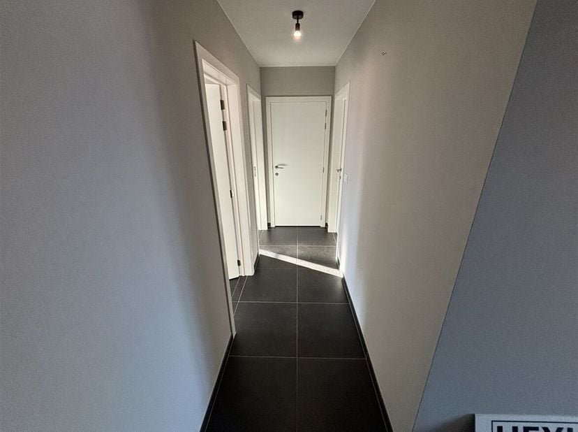 Appartement confortable de 2 chambres à coucher avec une terrasse très spacieuse<br />
Situation : Très bien situé près du centre de Laakdal, à courte