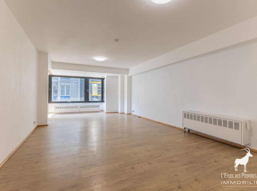 Referentie Agentschap: L6031-430<br />
*** VIRTUEEL BEZOEK: https://envisite.net/vtour/fr/w8jlc7/frame ***<br />
Ontdek dit prachtige appartement gele