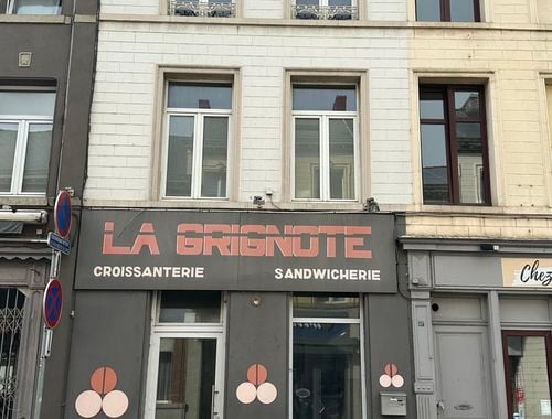                                         Gemengd gebruik te koop in Péruwelz, € 108.000
