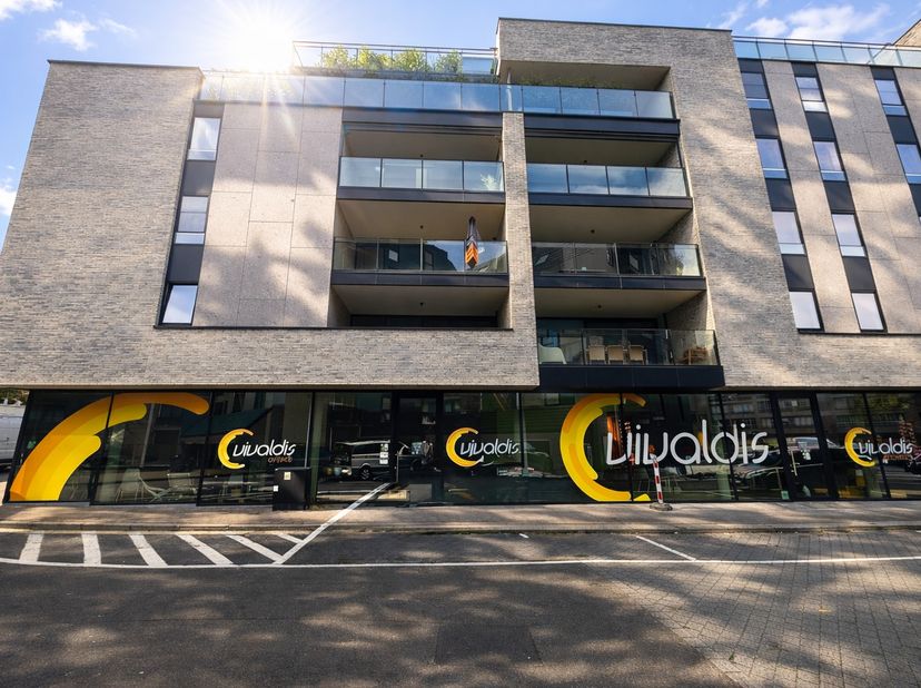 Welkom in de Kapelstraat 21 te Genk&amp;nbsp;<br />
<br />
Bent u op zoek naar een zorgeloze investering met onmiddellijk rendement op een toplocatie? Dan