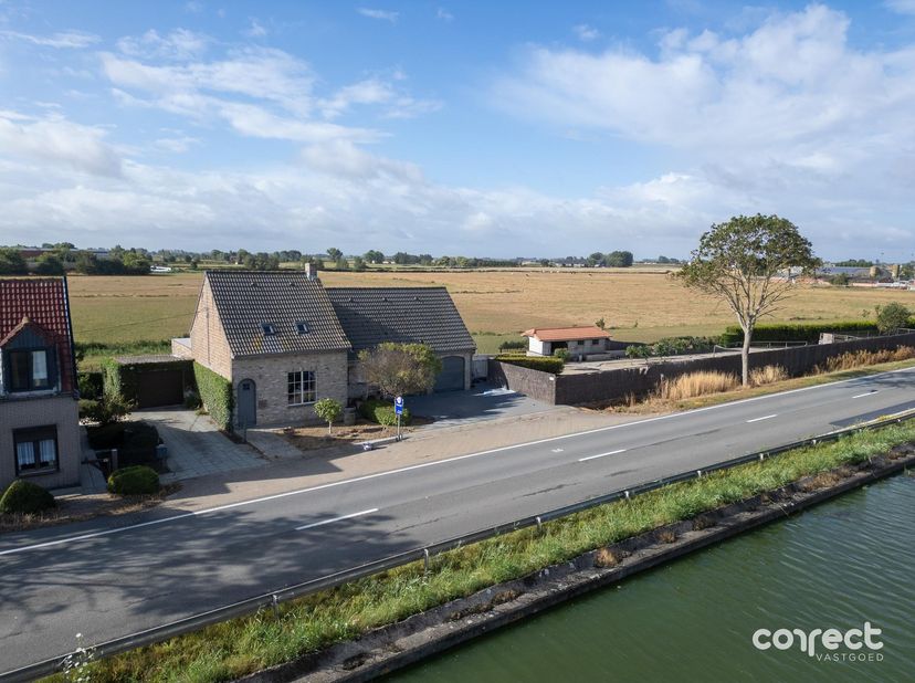 Huis te koop in Vaartdijk-Zuid 16,
                    8432 Leffinge