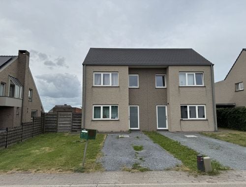                                         Maison à louer à Deinze, € 990
