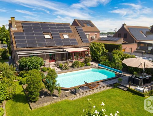                                         Woning te koop in Guignies, € 459.000
