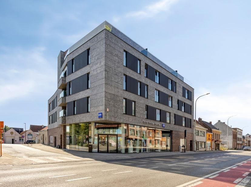 Gelegen op de tweede verdieping van het Gildehof in Asse, biedt dit moderne appartement&amp;nbsp;een harmonieuze balans tussen stijl en functionaliteit. D