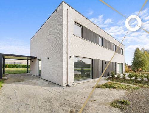                                         Maison à vendre à Poperinge, € 394.137,82
