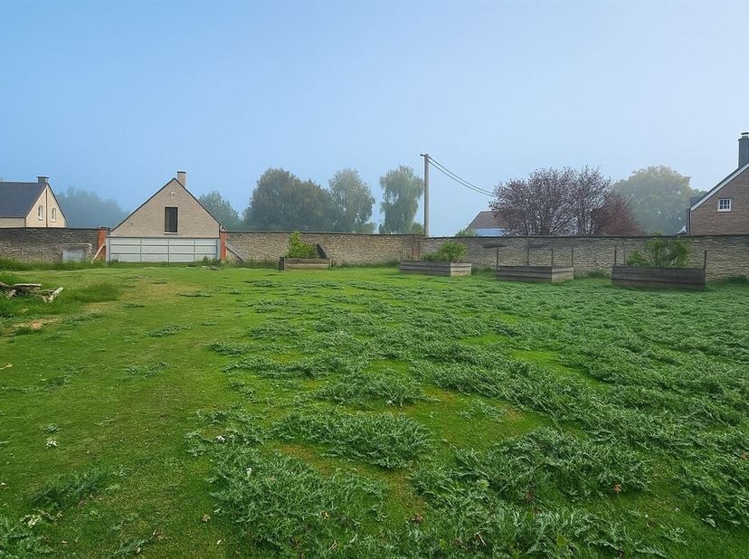 SOUS OPTION - PLUS DE VISITE - Terrain à bâtir de 21 ares 69 ca, proposant 38,5 mètres de façade.<br />
Situé en zone d'habitat, topographie plate.<br