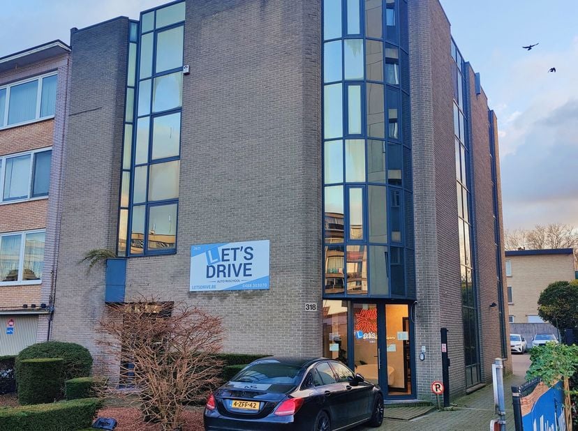 Bedrijfsvastgoed te huur in Bisschoppenhoflaan 318,
                    2100 Deurne