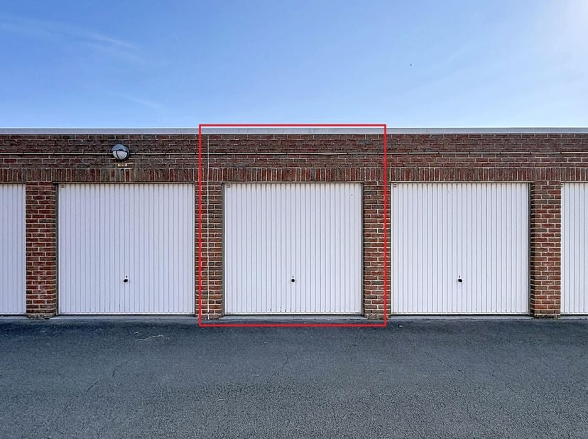 Garage te koop in Slachthuisstraat 34/36+,
                    9800 Deinze