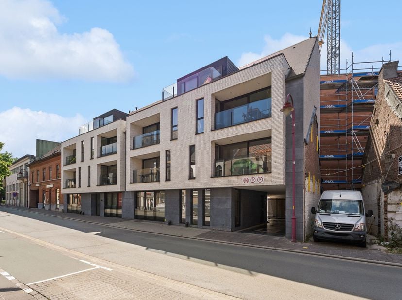 Welkom in Residentie Acasia, een stijlvolle en kleinschalige residentie met slechts 6 entiteiten. <br />
Dit ruime en lichtrijke duplexappartement bie