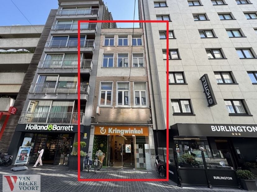 Bedrijfsvastgoed te koop in Kapellestraat 88,
                    8400 Oostende