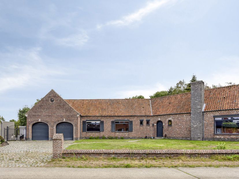 Huis te koop in De Leggen 20,
                    2370 Arendonk
