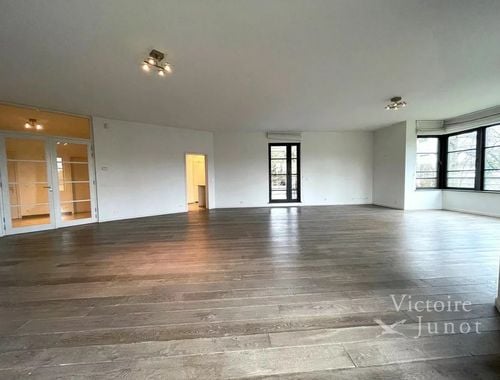                                         Appartement te huur in Sint-Pieters-Woluwe, € 3.600
