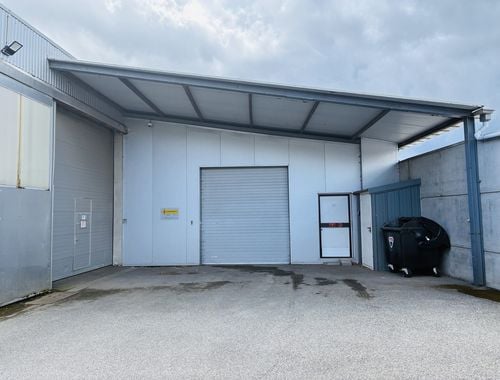                                         Opslagplaats te huur in Sint-Niklaas, € 980
