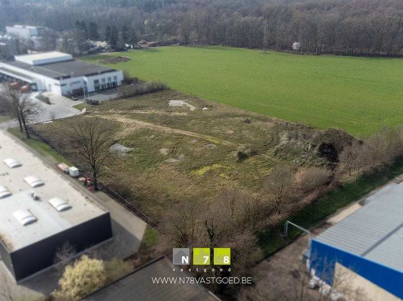 Terrain à vendre
                    à 3680 Maaseik