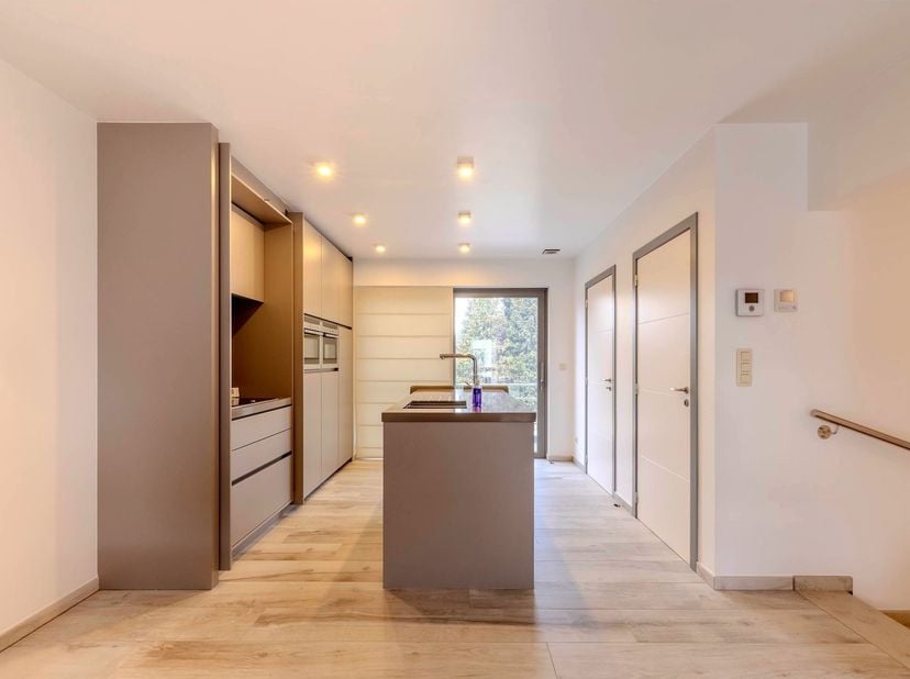 Energiezuinig duplexappartement met 2 slaapkamers en ruime garage in Berlaar-Heikant!<br />
Op zoek naar een comfortabele woning met extra veel ruimt