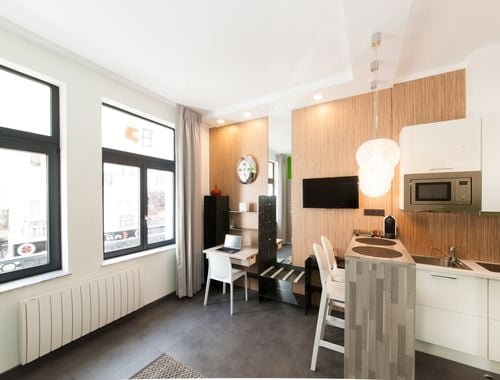                                         Studio à louer à Bruxelles, € 795
