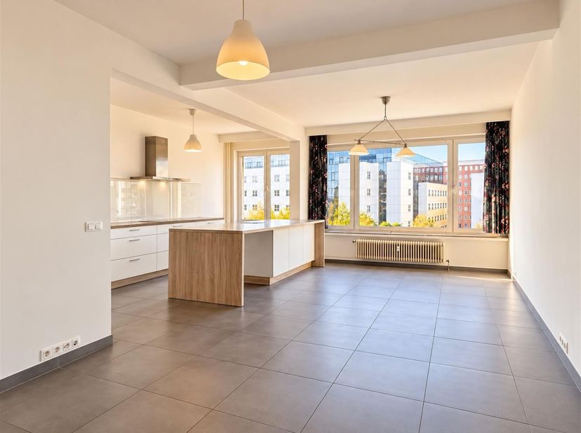 Appartement te huur in Italiëlei 19 bus V5 app E,
                    2000 Antwerpen