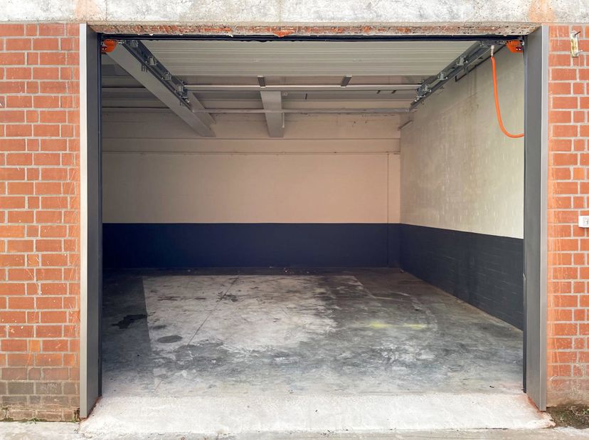 Bedrijfsvastgoed te huur in Izegemsestraat 95 bus 33,
                    8800 Rumbeke